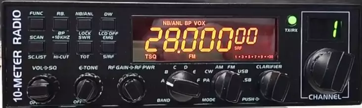 DYNASCAN AT-5555 PLUS NRC 10m RA-PUHELIN AM/FM/LSB/USB/CW - 10m ja 12m amatööriradiot 24-30MHz - 103012 - 1