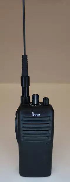 PT155 OPTIANTENNI 140-180MHz MAATASOLLA ICOM ja MOTOROLA MX, TITAANISEOSTA - VHF käsiradioantennit 137-175MHz - 140715 - 1
