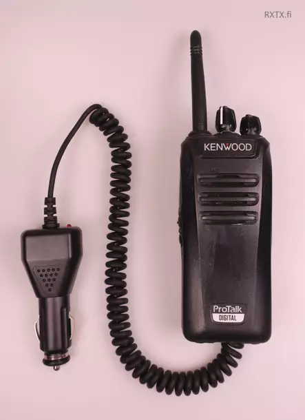QB28L SUORASYÖTTÖ 12V TUP.SYT. KENWOOD TK-3301, TK-3401, TK-3701, TK-240, TK-340 ... - Paristokotelot ja suorasyötöt - 301095 - 1
