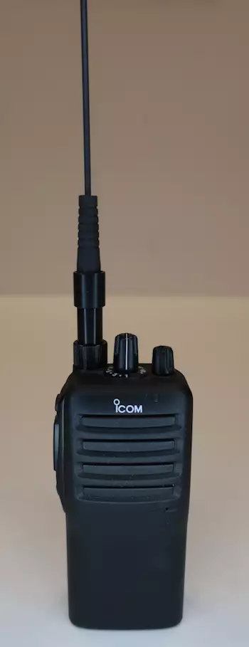 PT155 OPTIANTENNI 140-180MHz MAATASOLLA ICOM ja MOTOROLA MX, TITAANISEOSTA - VHF käsiradioantennit 137-175MHz - 140715 - 1